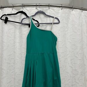 All in Motion Green Activewear Top with White Accents